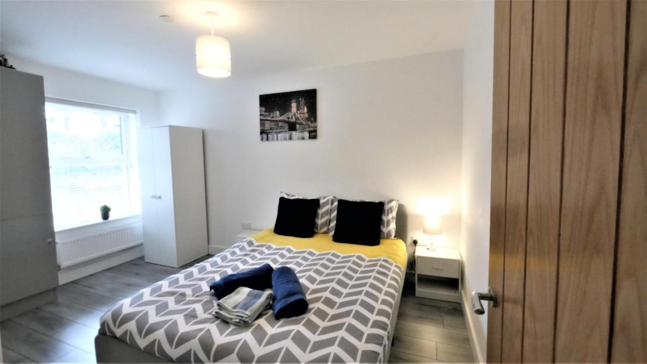 Lovely New 2 Bedroom Condo With Stunning Seaviews Penmaen-mawr Exteriör bild